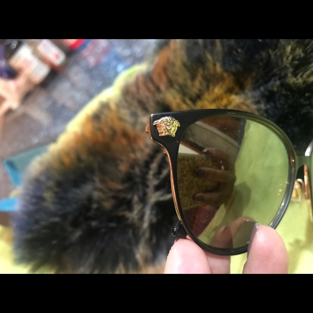 Versace sun glasses - Picture 3 of 8